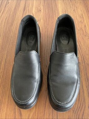 Flexi Black leather Slip-On Leather Loafers